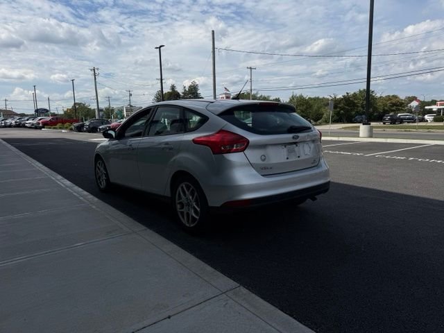 Used 2015 Ford Focus SE w/ Equipment Group 201A FWD image 3