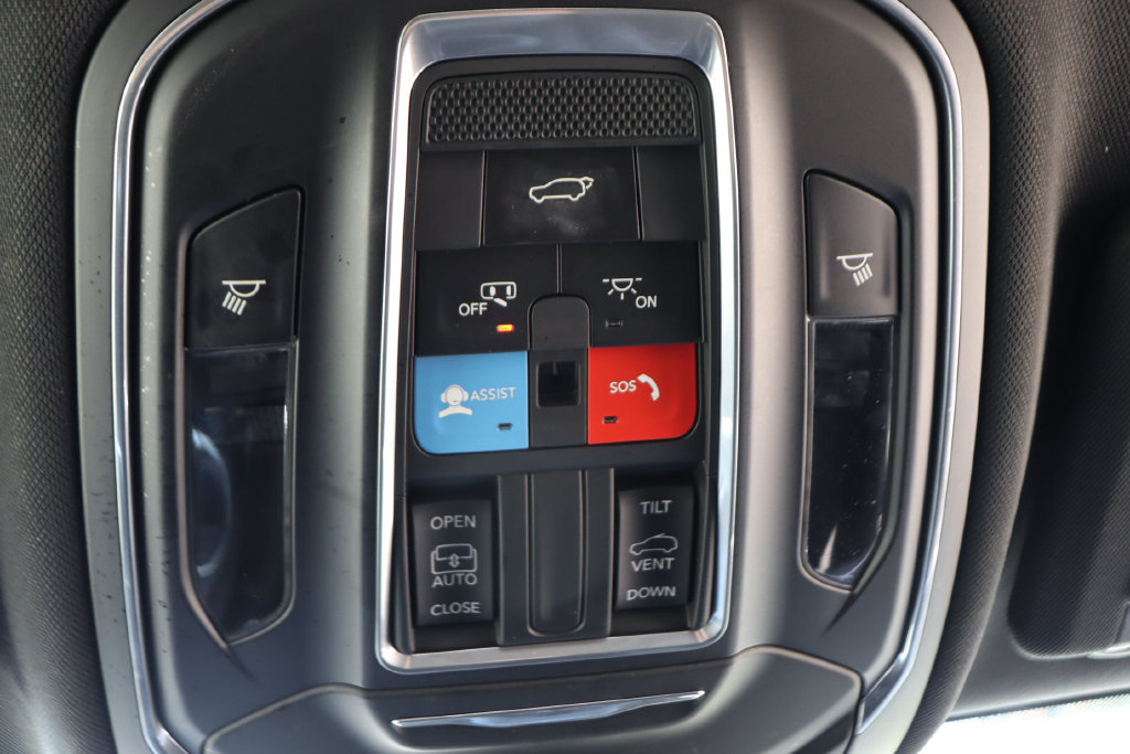 Used 2024 Jeep Grand Cherokee Altitude RWD image 27