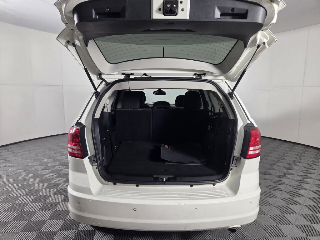 Used 2020 Dodge Journey SE w/ SE Popular Equipment Group FWD image 26