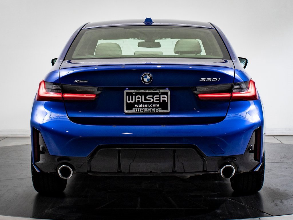 Used 2023 BMW 330i xDrive Sedan w/ M Sport Package image 9