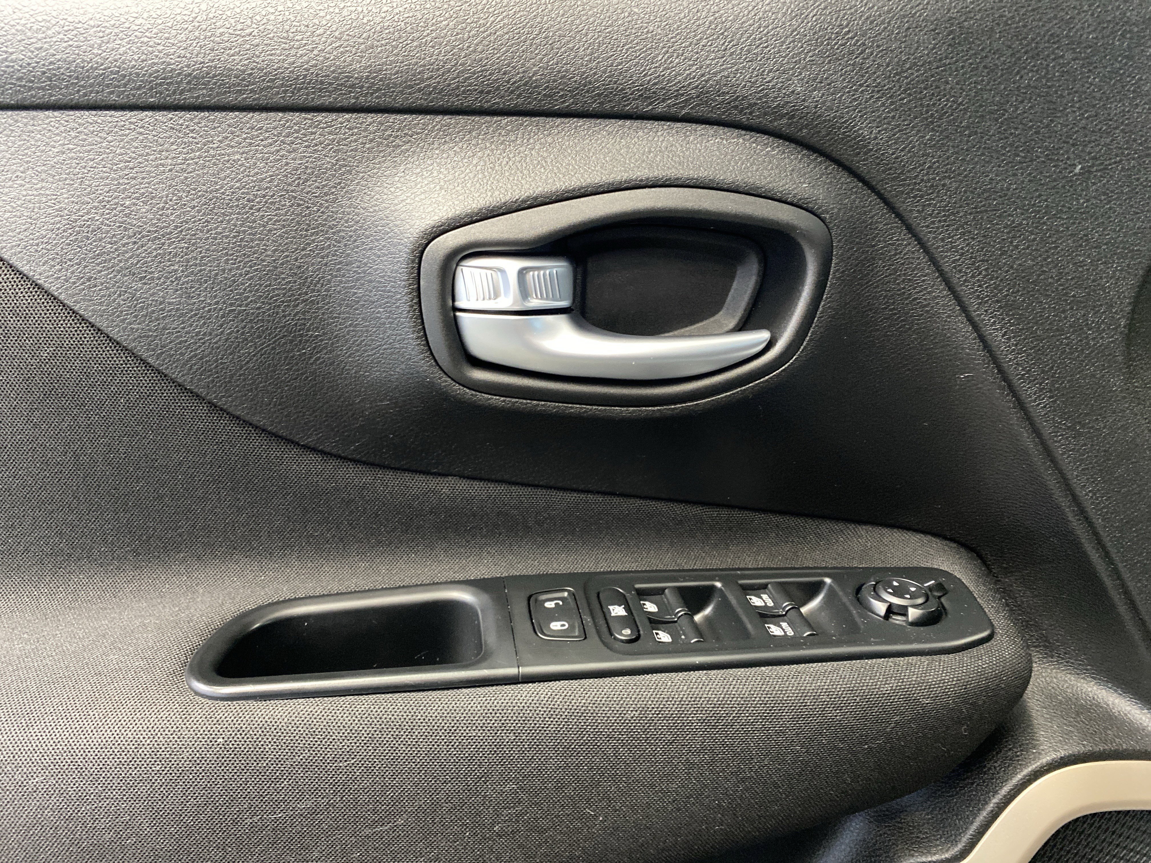 Certified 2017 Jeep Renegade Sport w/ Power & Air Group image 12