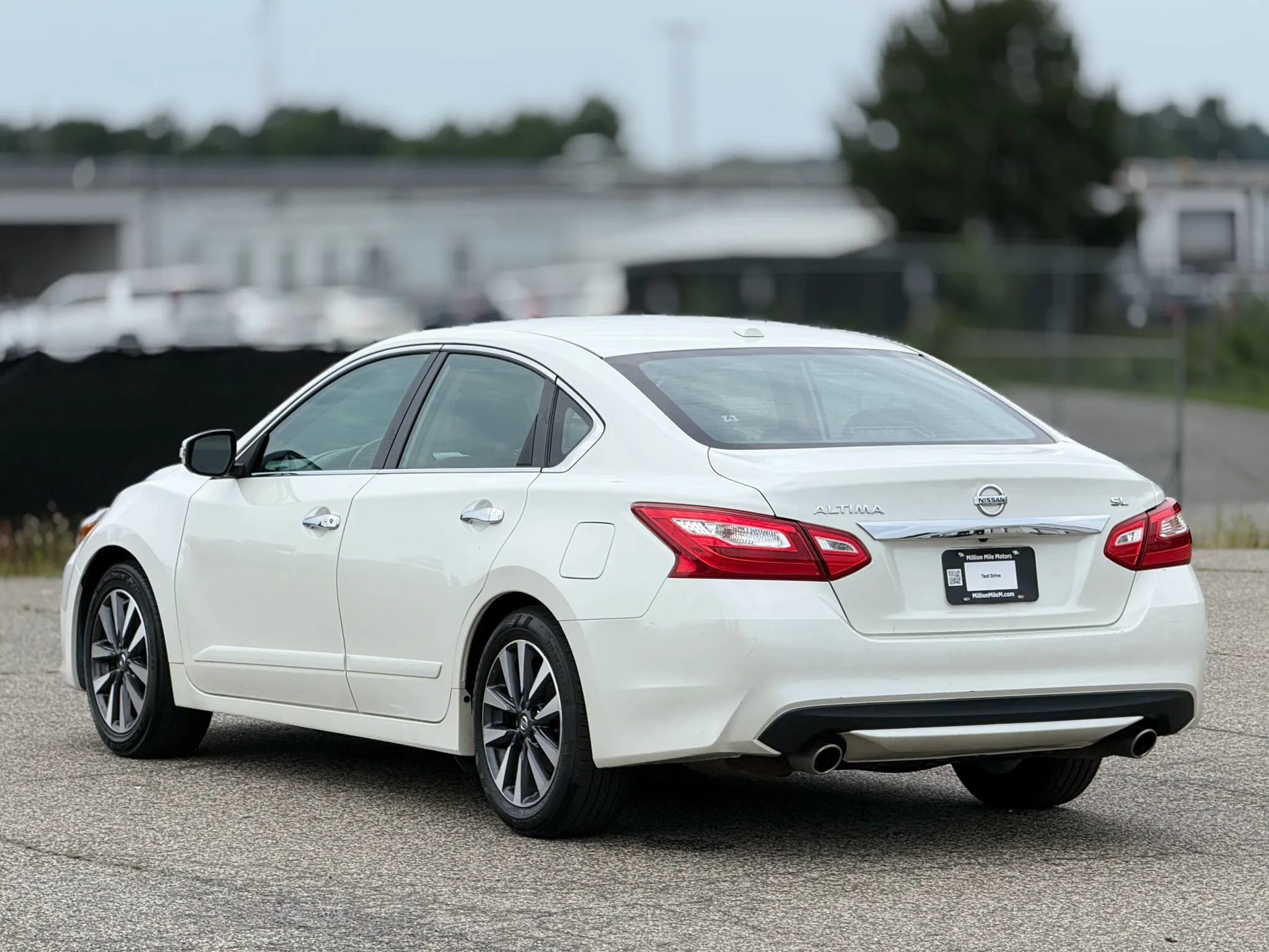 Used 2016 Nissan Altima 2.5 SL w/ 2.5 Technology w/LED Package FWD image 10