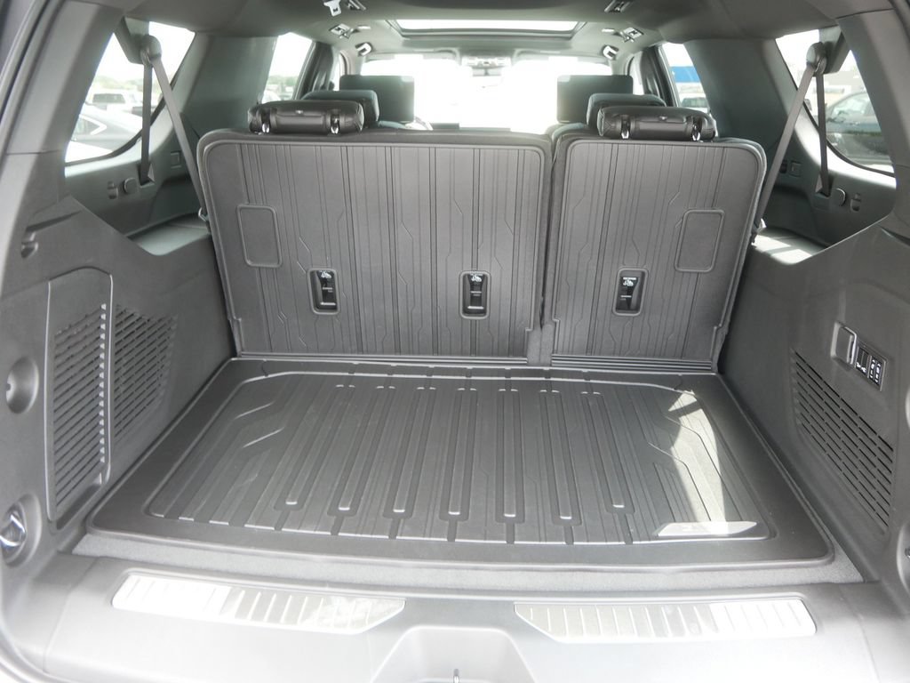 New 2026 GMC Yukon XL Denali AWD/4WD image 4
