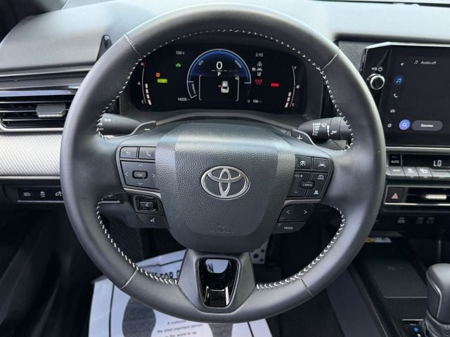 Used 2025 Toyota Camry SE w/ Multimedia Upgrade Package FWD image 12