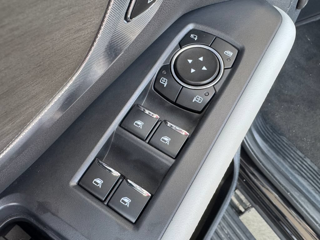 Used 2025 Ford Expedition Platinum w/ Driver's Package AWD/4WD image 16