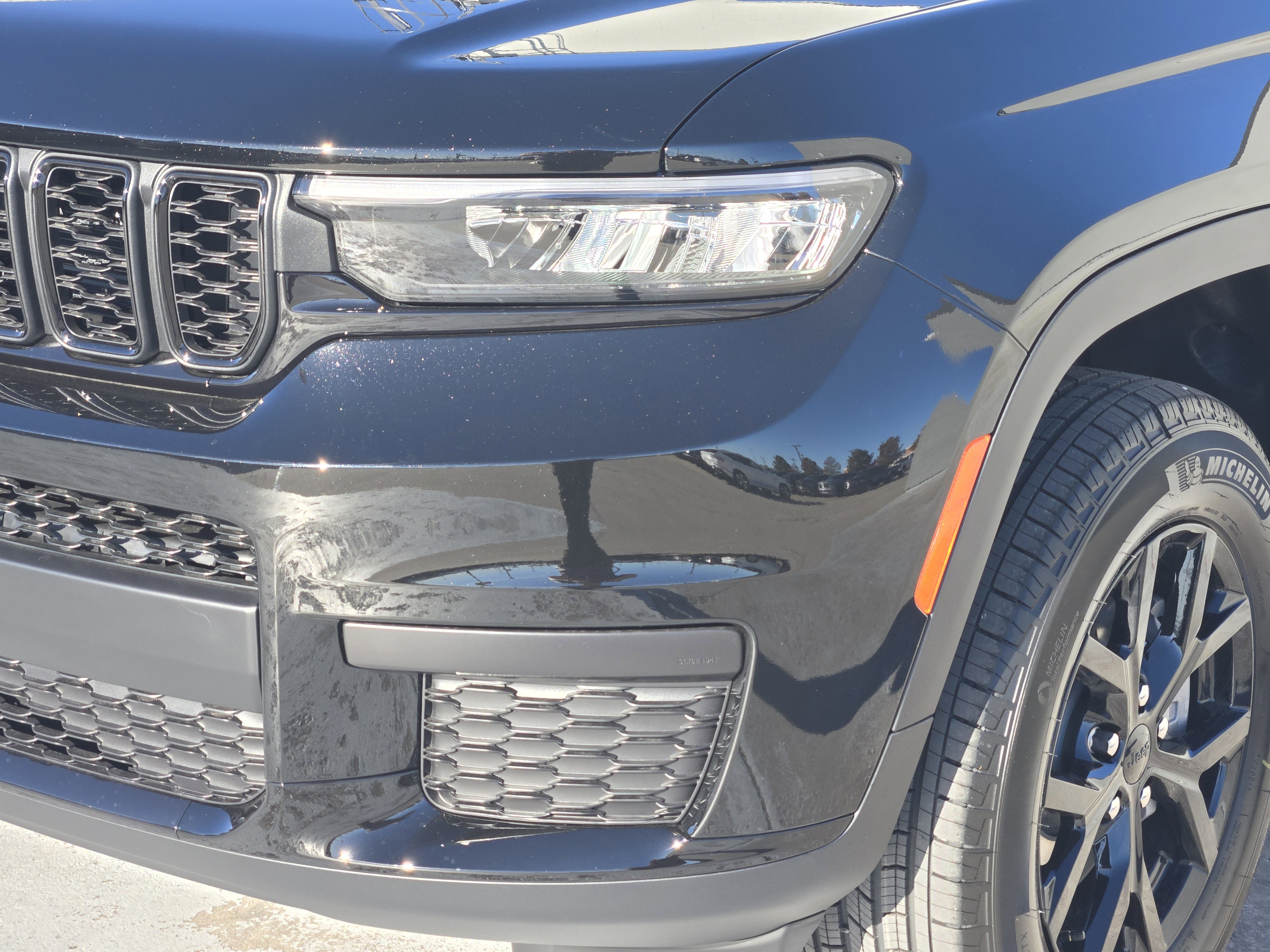 New 2025 Jeep Grand Cherokee L Laredo image 6