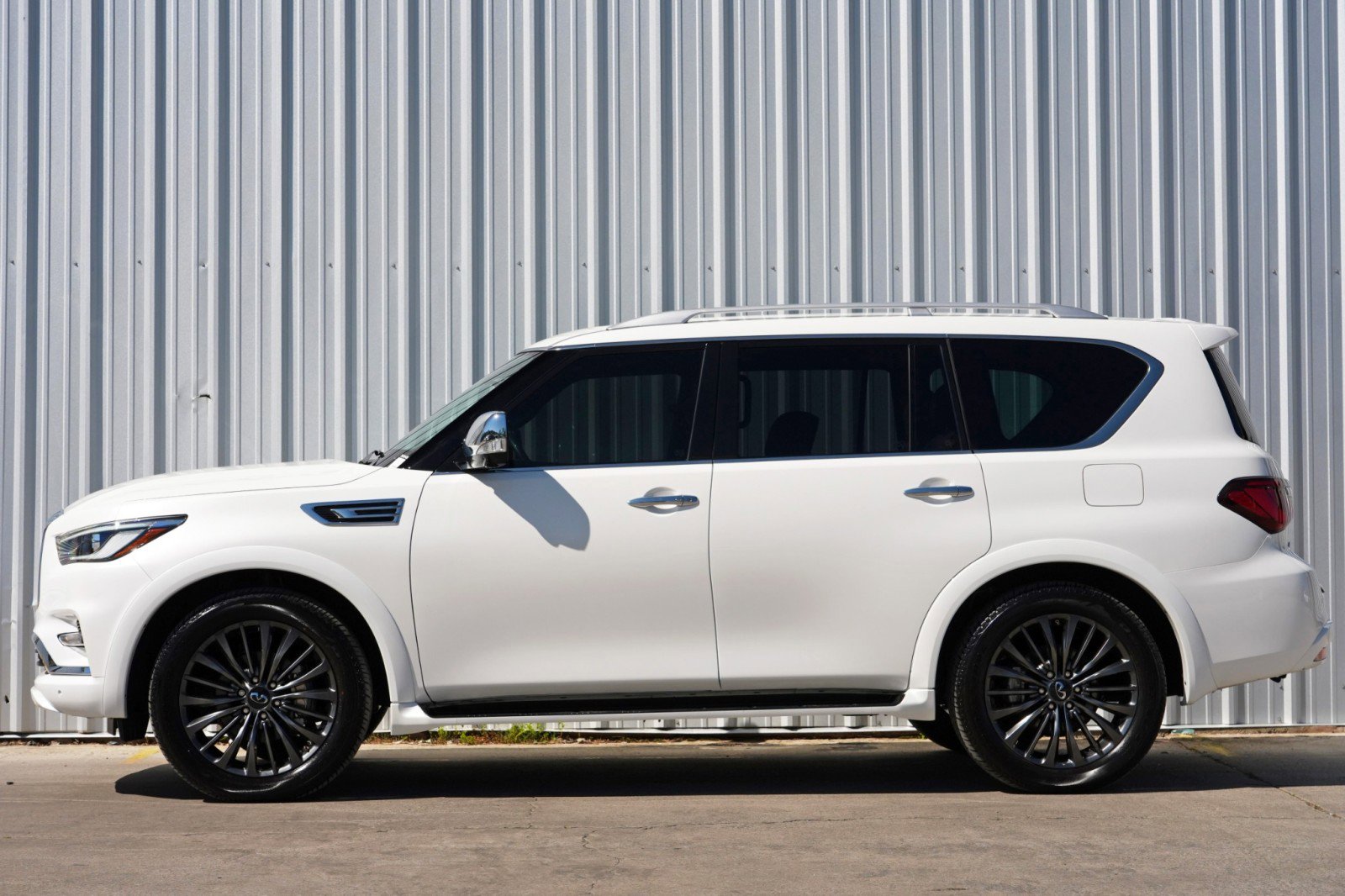 Used 2023 INFINITI QX80 Sensory w/ Cargo Package image 9