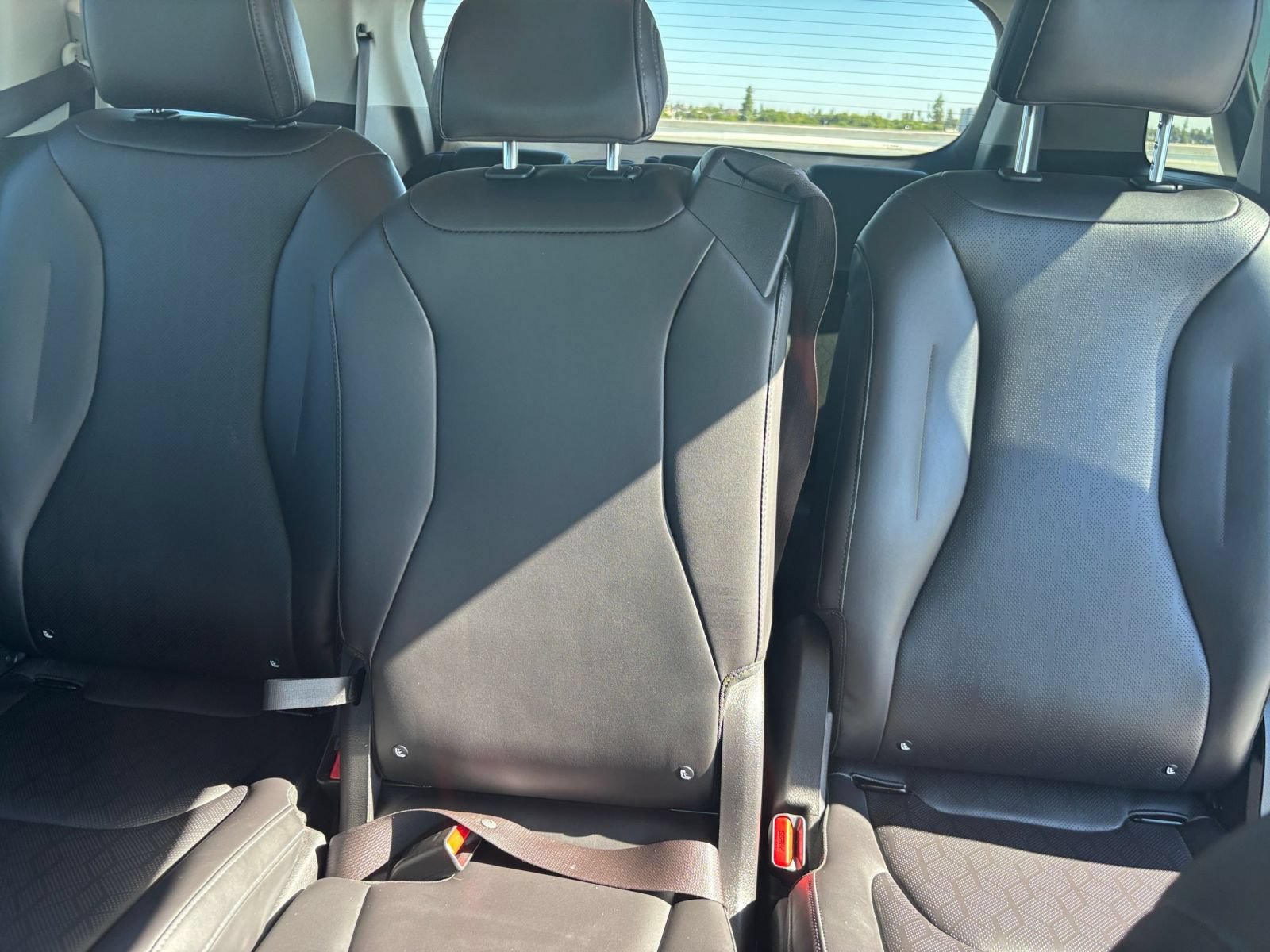 Used 2026 Kia Carnival FWD image 41
