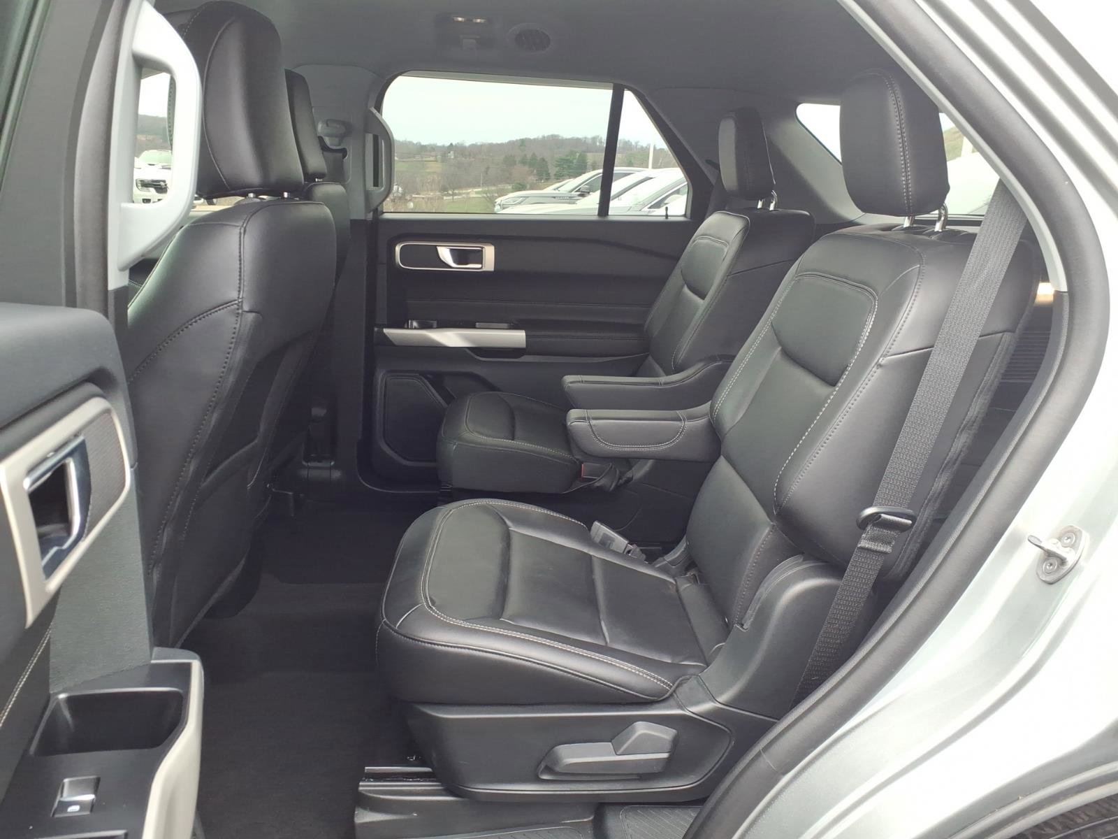 Used 2023 Ford Explorer XLT w/ Equipment Group 202A image 10