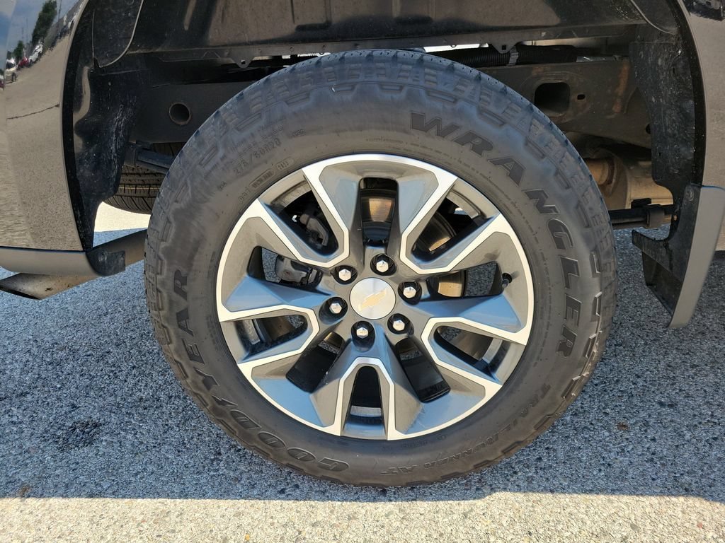 Certified 2023 Chevrolet Silverado 1500 LT AWD/4WD image 5