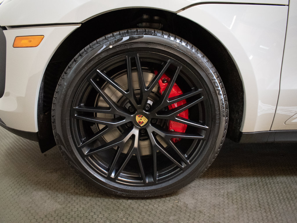 New 2026 Porsche Macan GTS AWD/4WD image 15