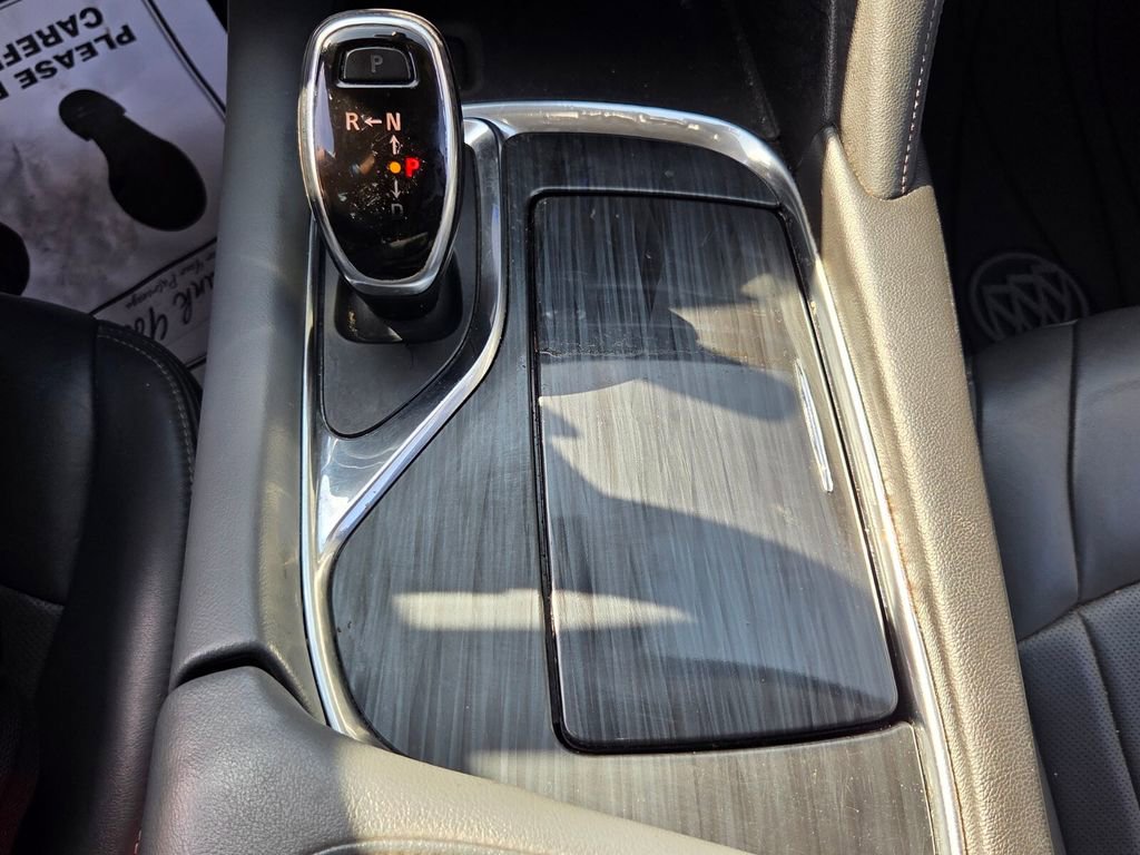 Used 2020 Buick Enclave Essence image 19