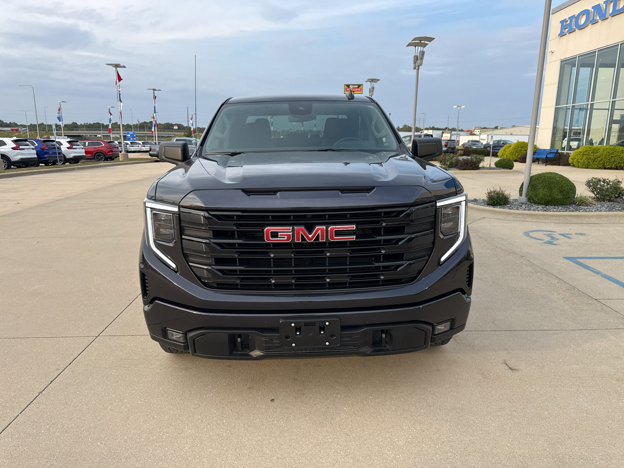 Used 2026 GMC Sierra 1500 Elevation AWD/4WD image 2