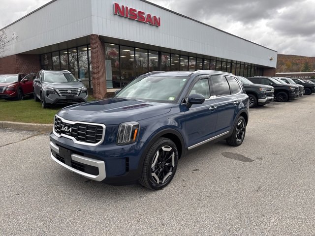 Used 2025 Kia Telluride S image 2
