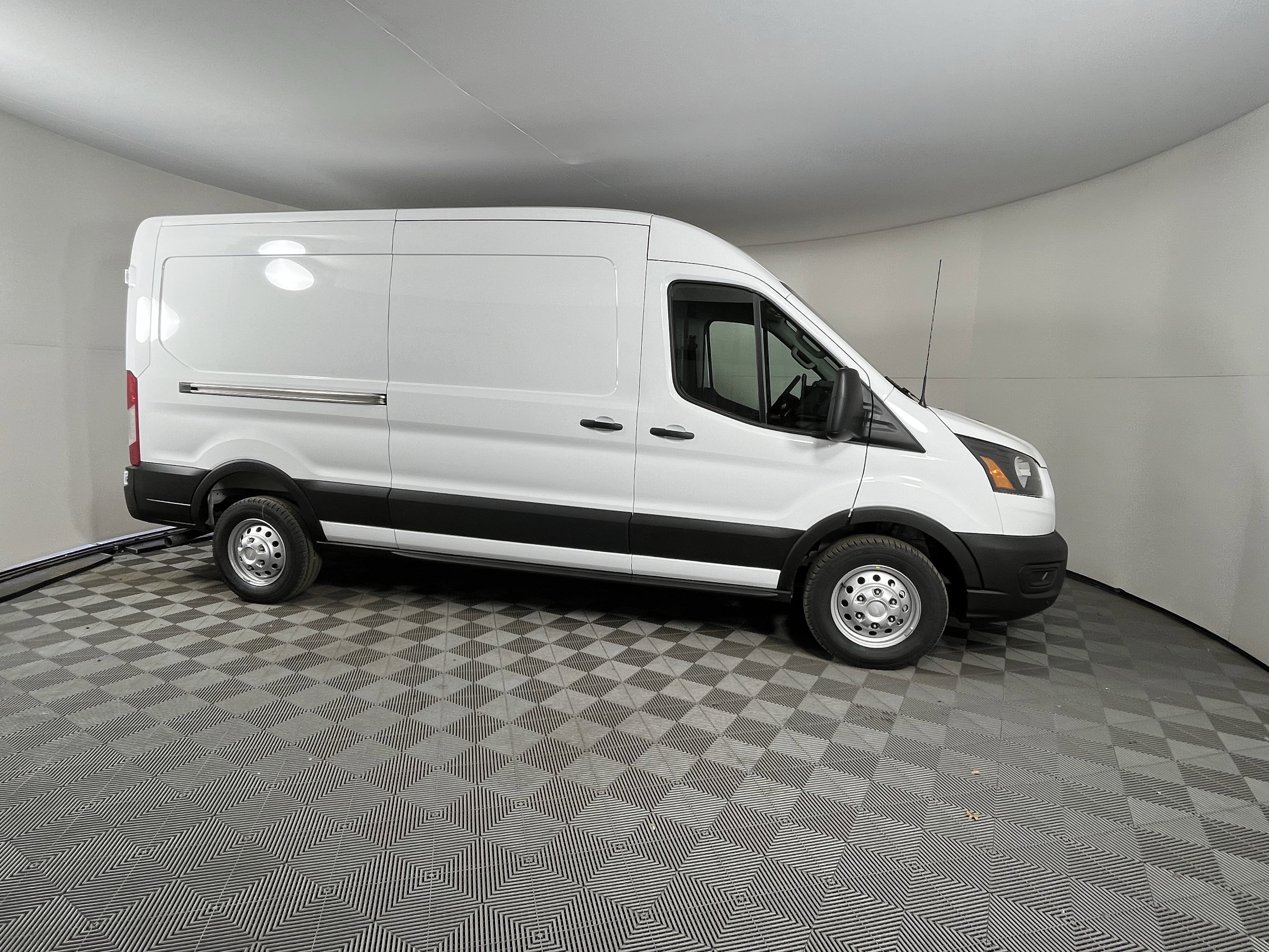 New 2026 Ford Transit 250 148 Medium Roof Extended AWD image 6