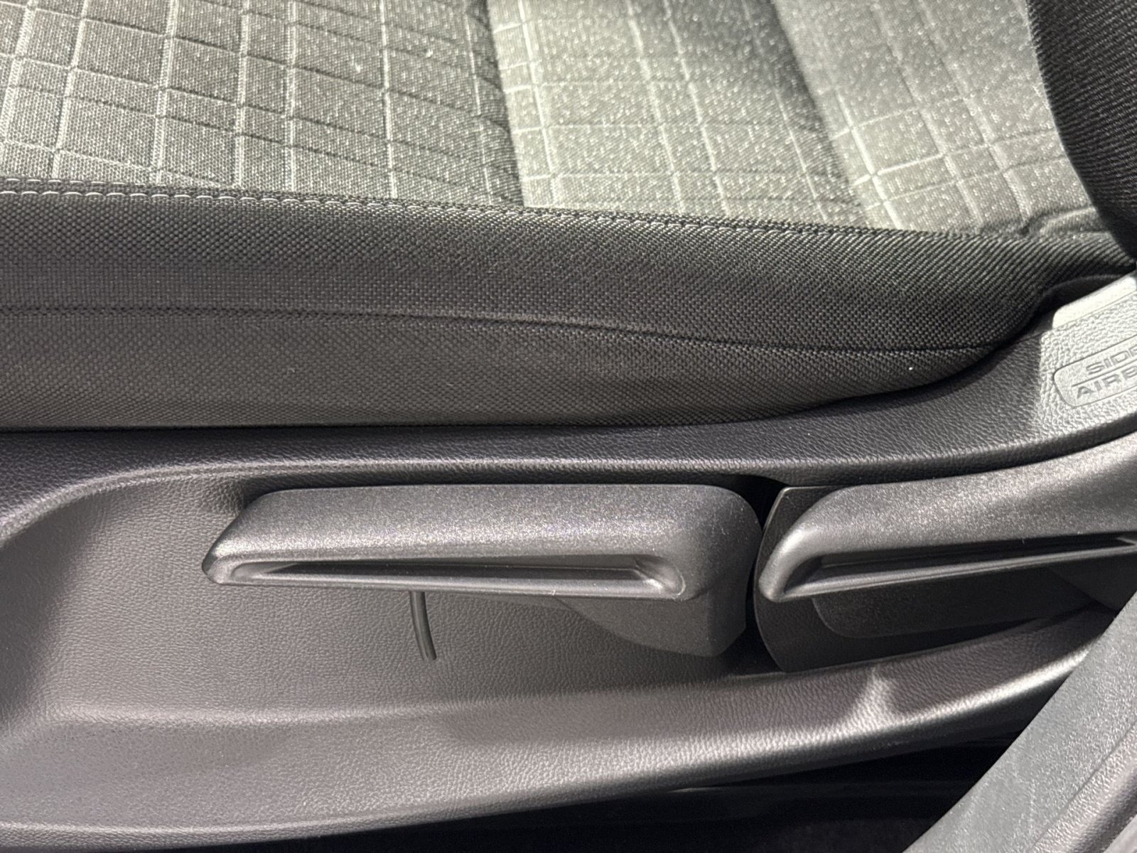 Used 2024 Honda HR-V LX image 15