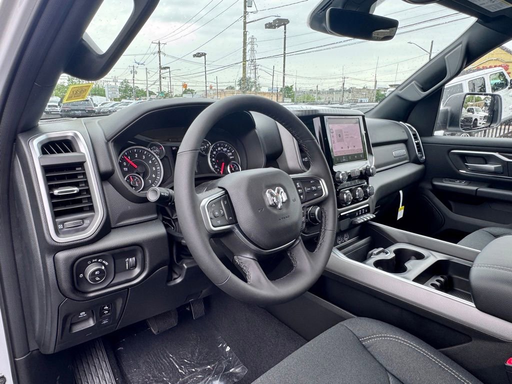 New 2026 RAM 1500 4x4 Crew Cab image 13