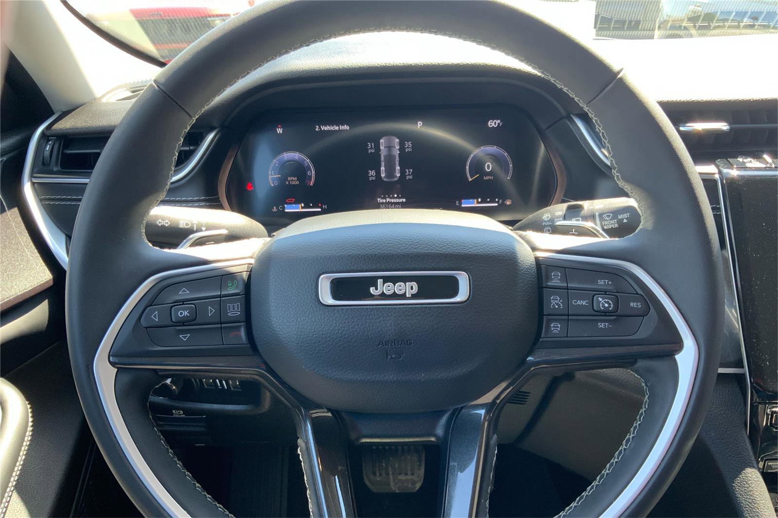 Used 2023 Jeep Grand Cherokee Laredo AWD/4WD image 16