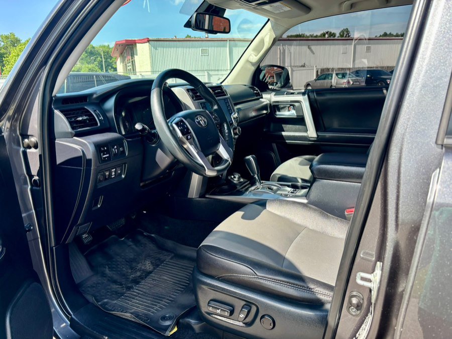 Used 2023 Toyota 4Runner SR5 Premium w/ Moonroof Package AWD/4WD image 11