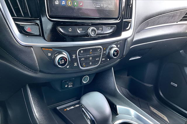 Used 2023 Chevrolet Traverse High Country FWD image 23