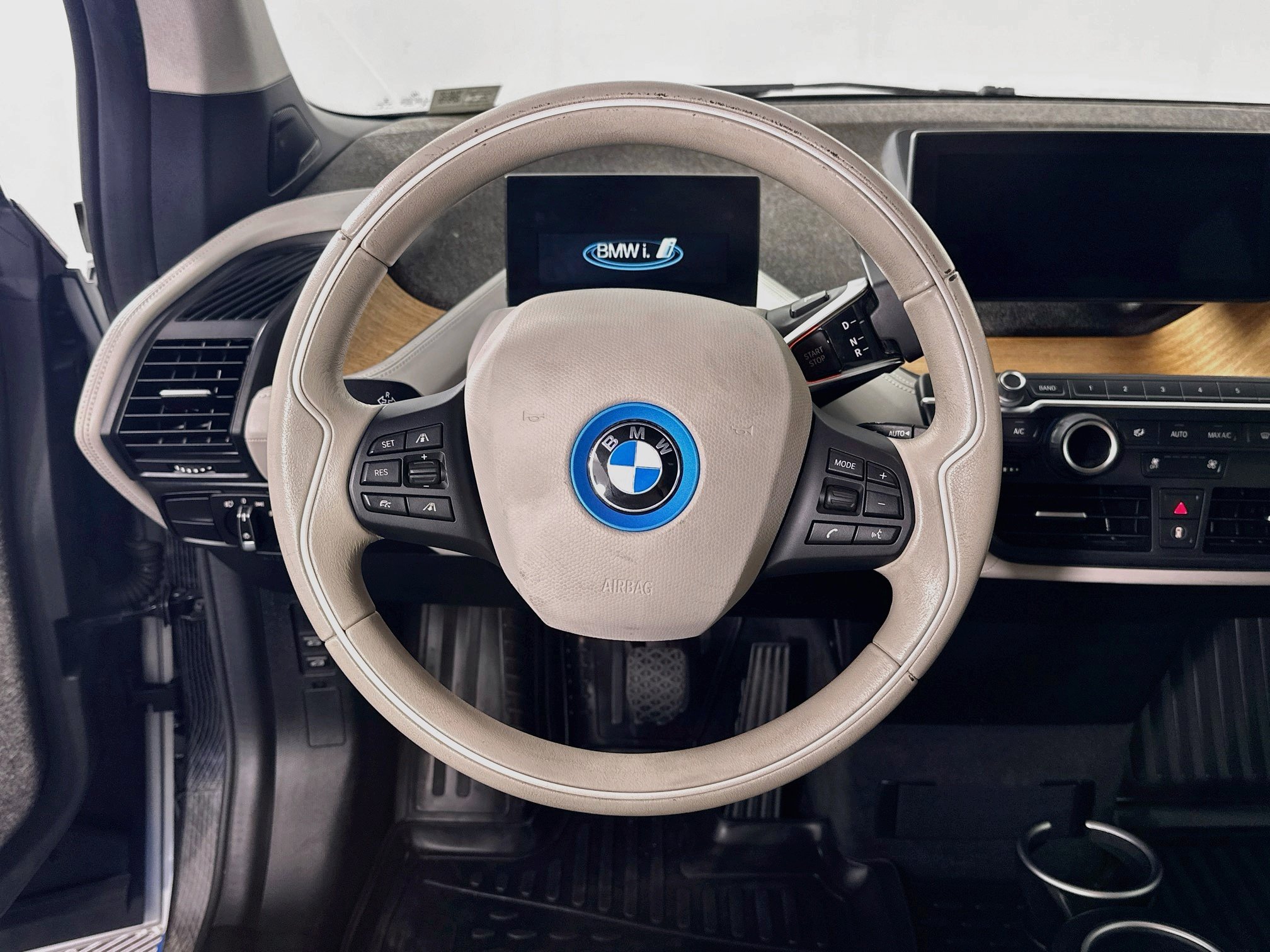 Used 2015 BMW i3 RWD image 17