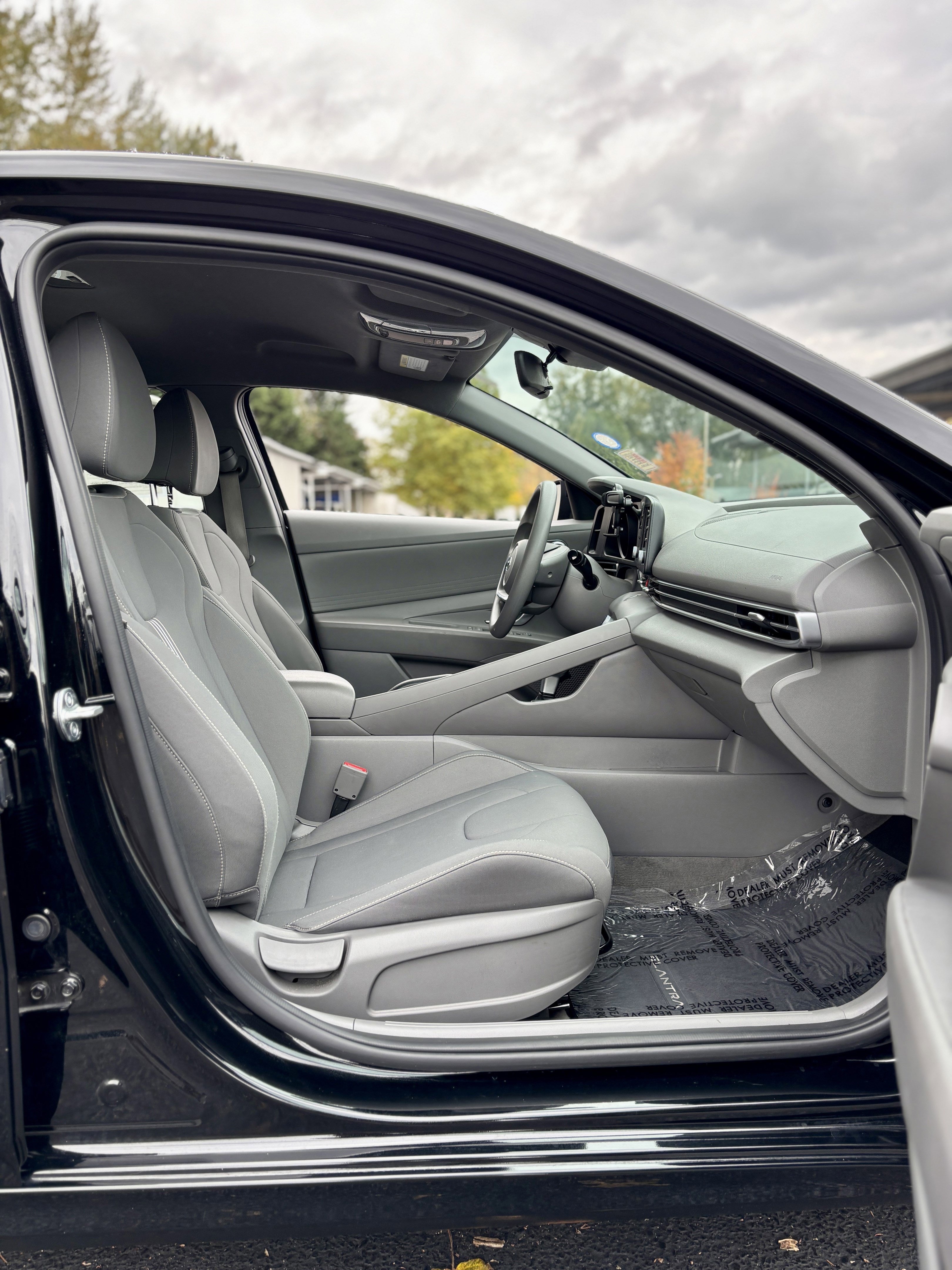 Used 2023 Hyundai Elantra SEL w/ Cargo Package image 9