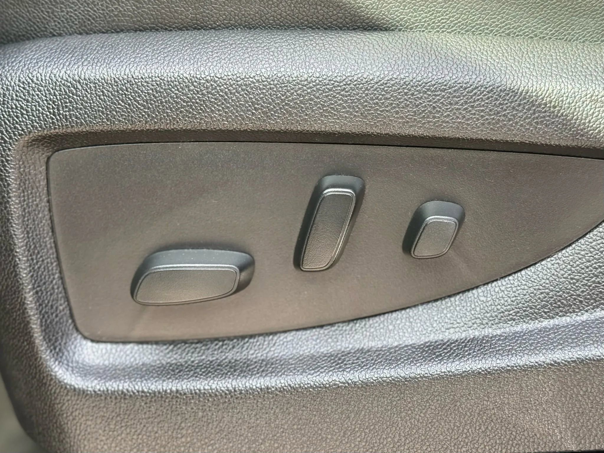 Used 2017 Chevrolet Silverado 1500 LTZ w/ Sport Package image 24