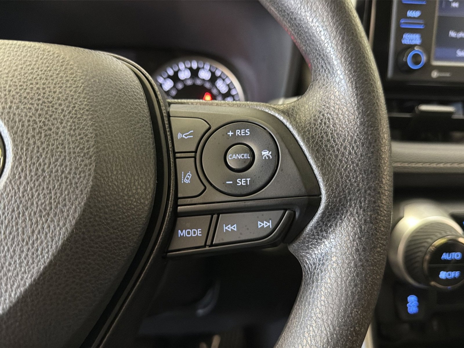 Used 2022 Toyota RAV4 XLE w/ Convenience Package AWD/4WD image 34
