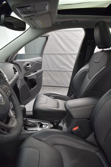 Used 2022 Jeep Cherokee Limited AWD/4WD image 8