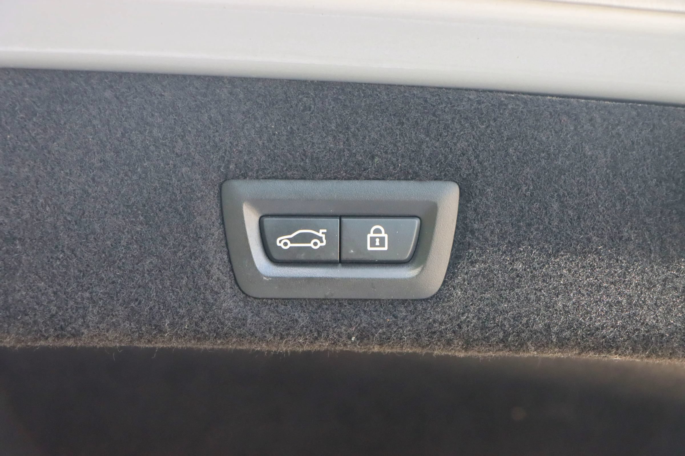 Used 2017 BMW 750i xDrive AWD/4WD image 25
