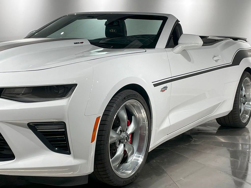 Used 2018 Chevrolet Camaro SS RWD image 12