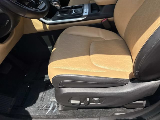 Used 2024 Kia Carnival LX FWD image 15