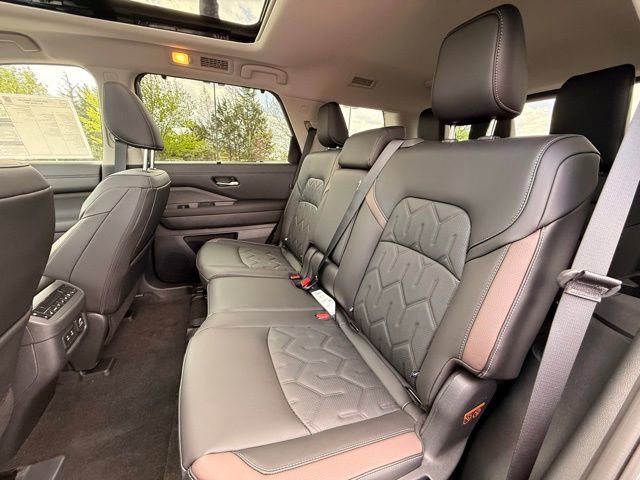 New 2026 Nissan Pathfinder Platinum w/ Cargo Package AWD/4WD image 15
