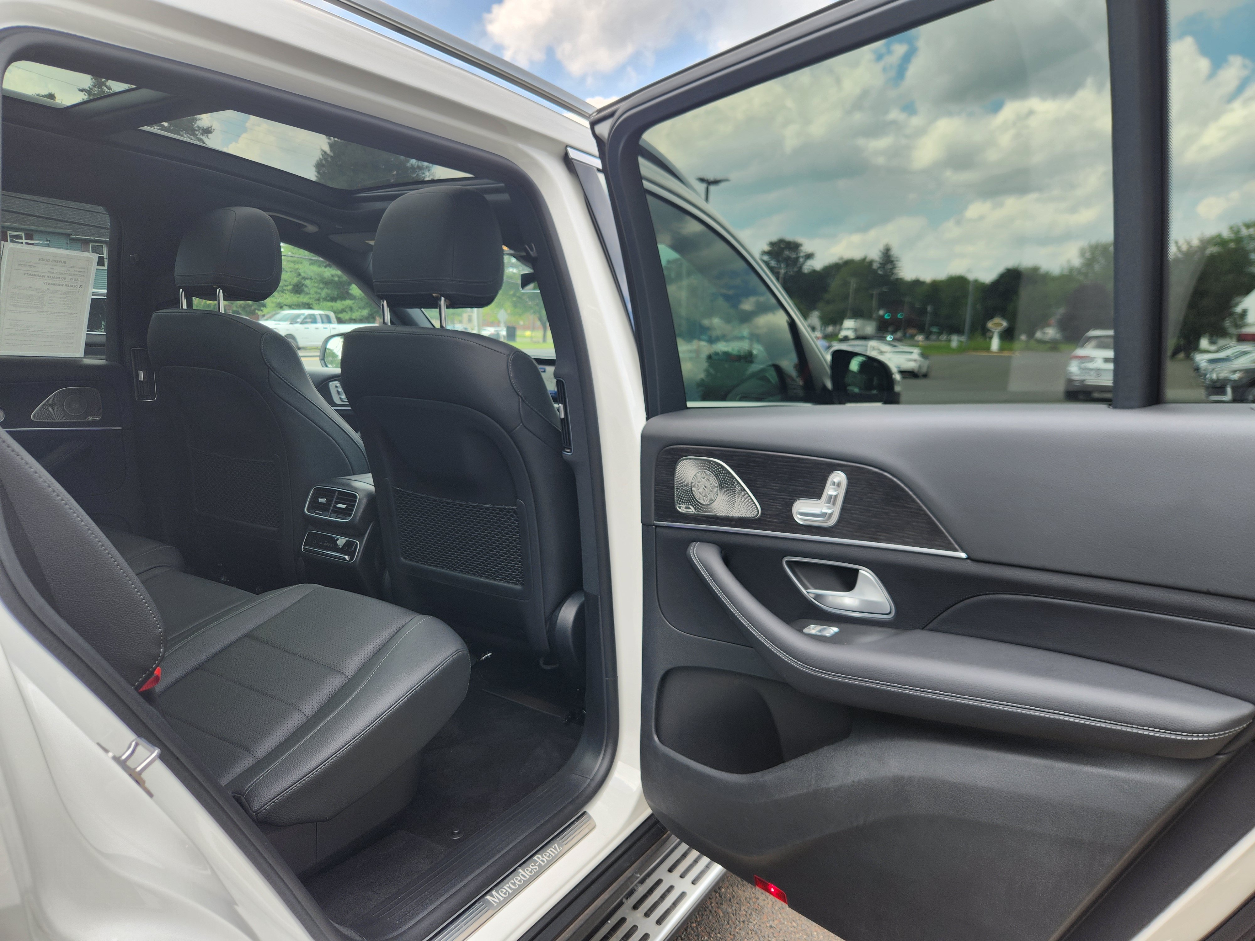Used 2024 Mercedes-Benz GLS 450 4MATIC w/ AMG Line Exterior image 44
