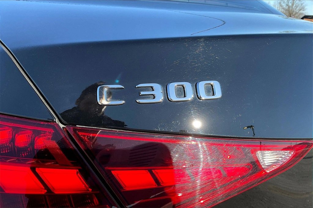 Used 2025 Mercedes-Benz C 300 4MATIC Sedan image 33