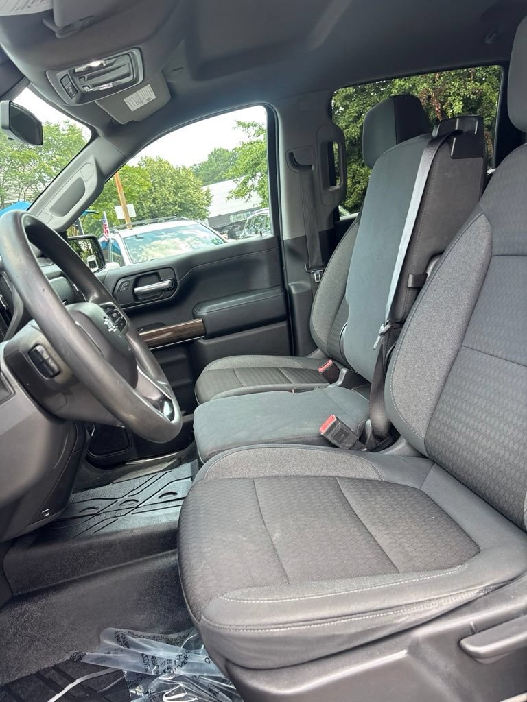 Used 2020 Chevrolet Silverado 1500 RST w/ RST Value Package AWD/4WD image 27