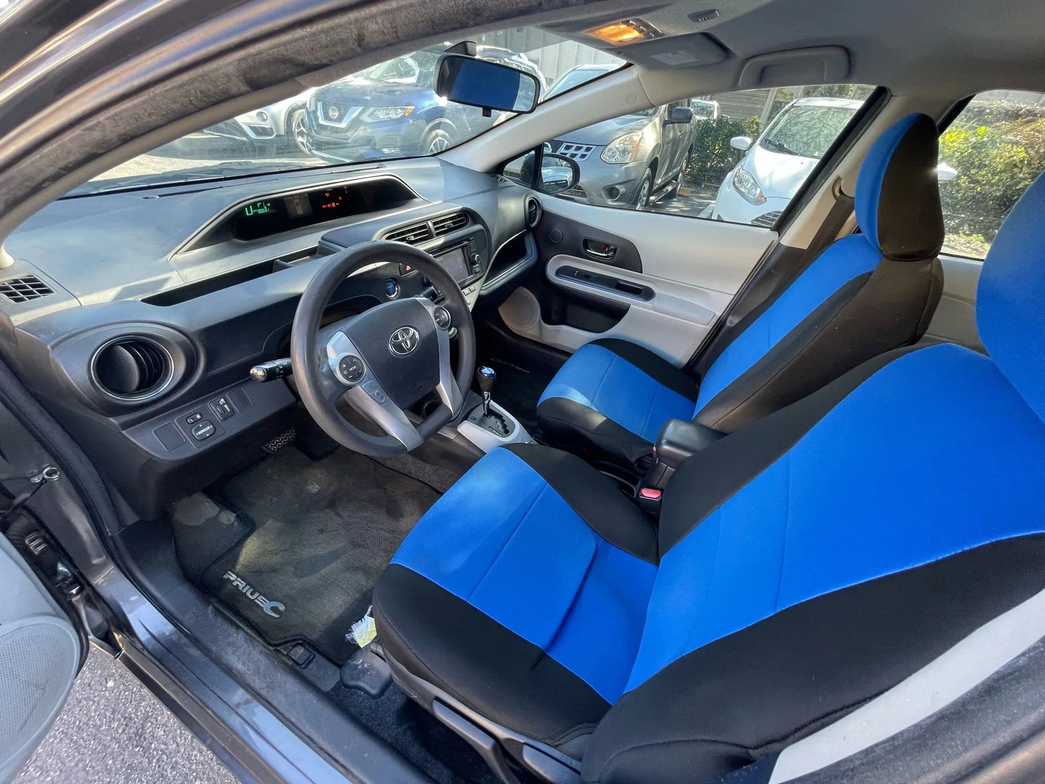 Used 2013 Toyota Prius C One image 21