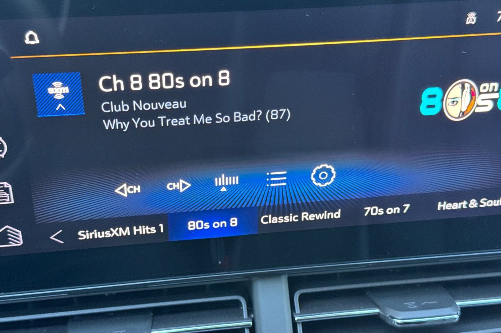 Used 2025 Chevrolet Trax LT w/ Driver Confidence Package image 19