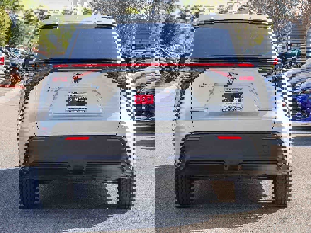 Used 2023 Toyota bZ4X XLE w/ Weather Package image 5