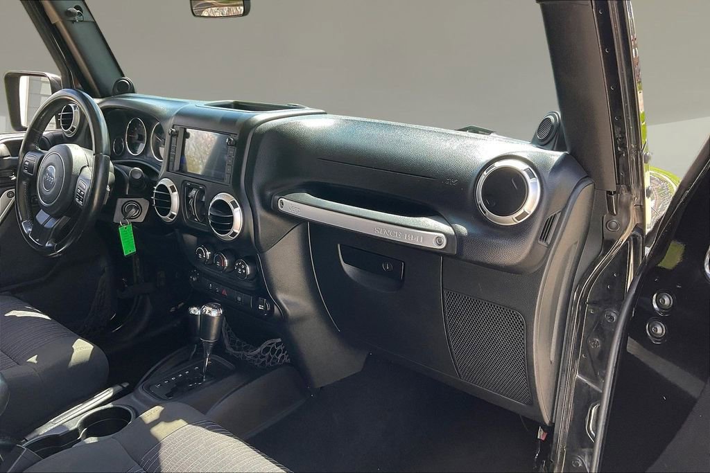 Used 2011 Jeep Wrangler Unlimited Sahara AWD/4WD image 22