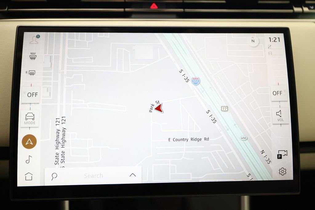 Used 2025 Land Rover Range Rover SE image 27