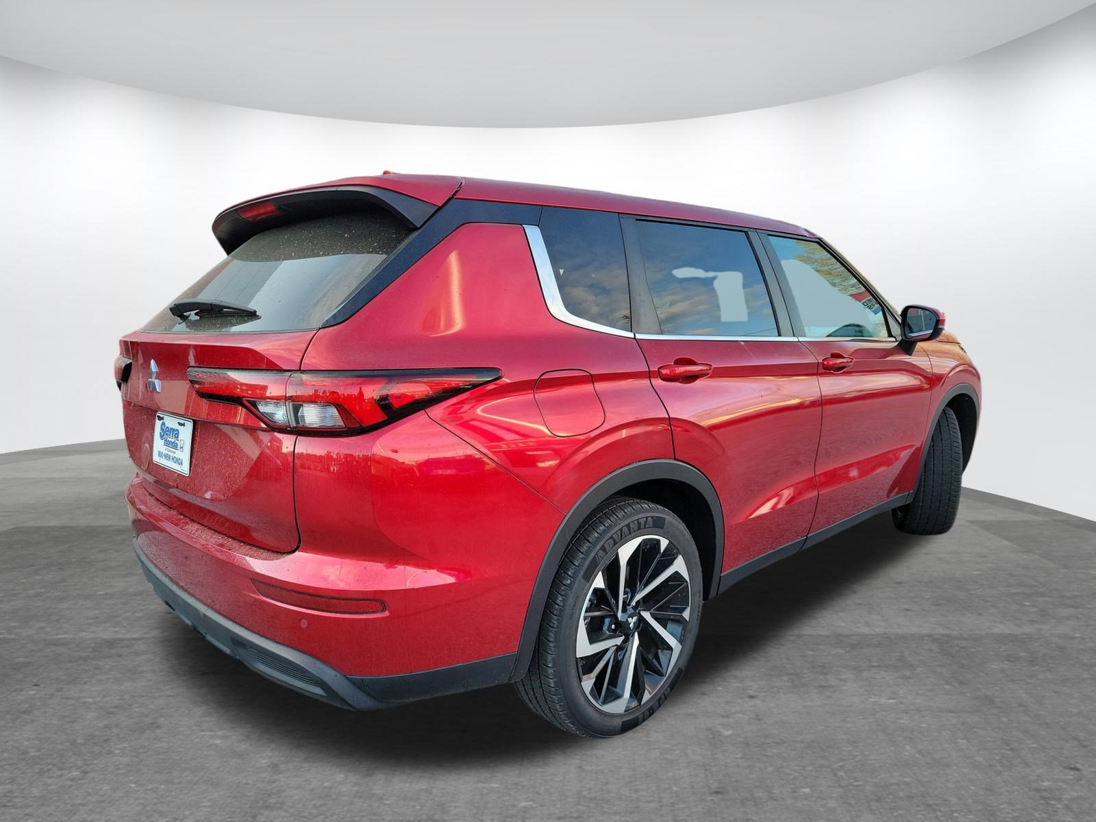 Used 2022 Mitsubishi Outlander ES image 5