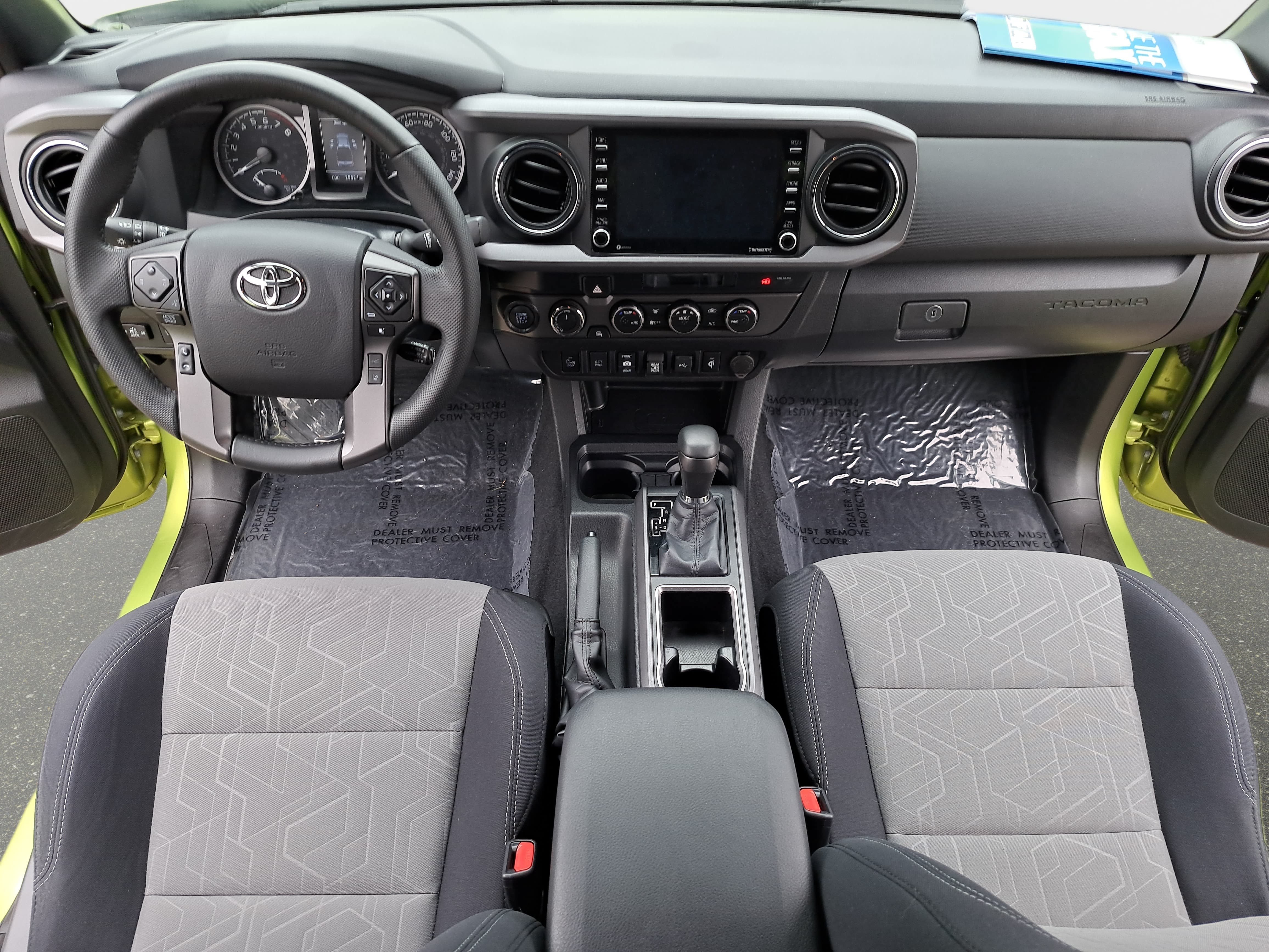 Used 2023 Toyota Tacoma TRD Off-Road w/ Technology Package AWD/4WD image 9
