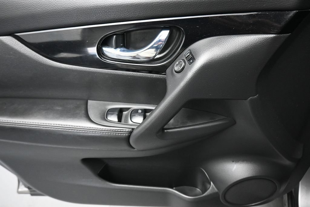 Used 2019 Nissan Rogue Sport SV AWD/4WD image 10