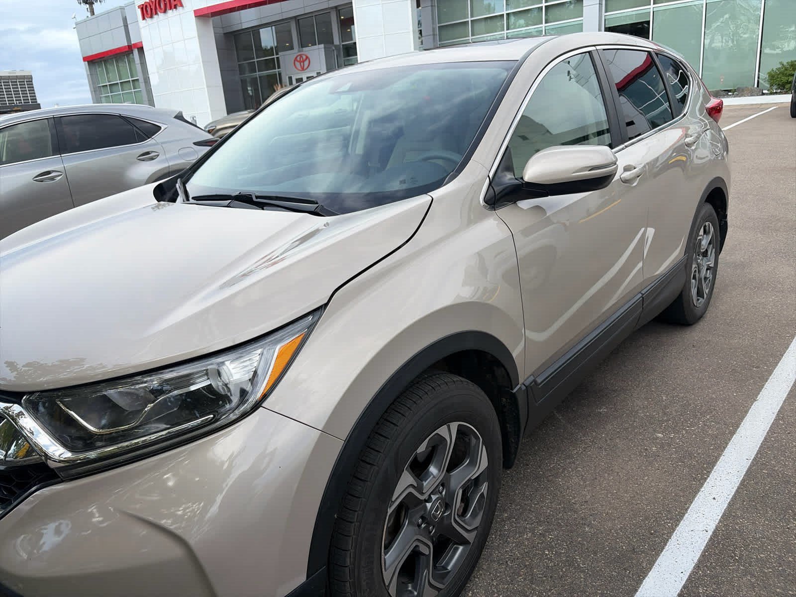 Used 2018 Honda CR-V EX image 2