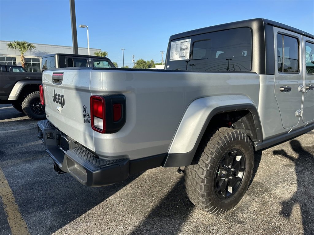 New 2023 Jeep Gladiator Willys image 9