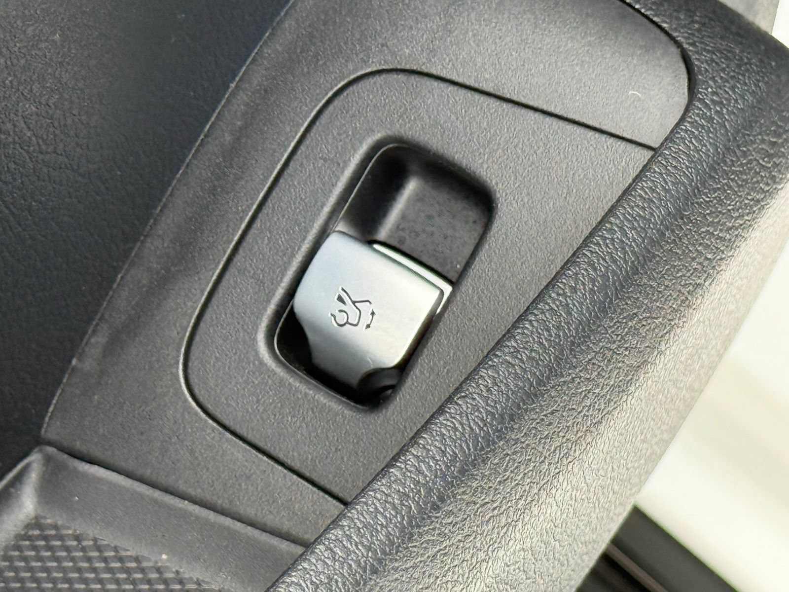 Used 2024 Mercedes-Benz EQE AMG 4MATIC Sedan image 26