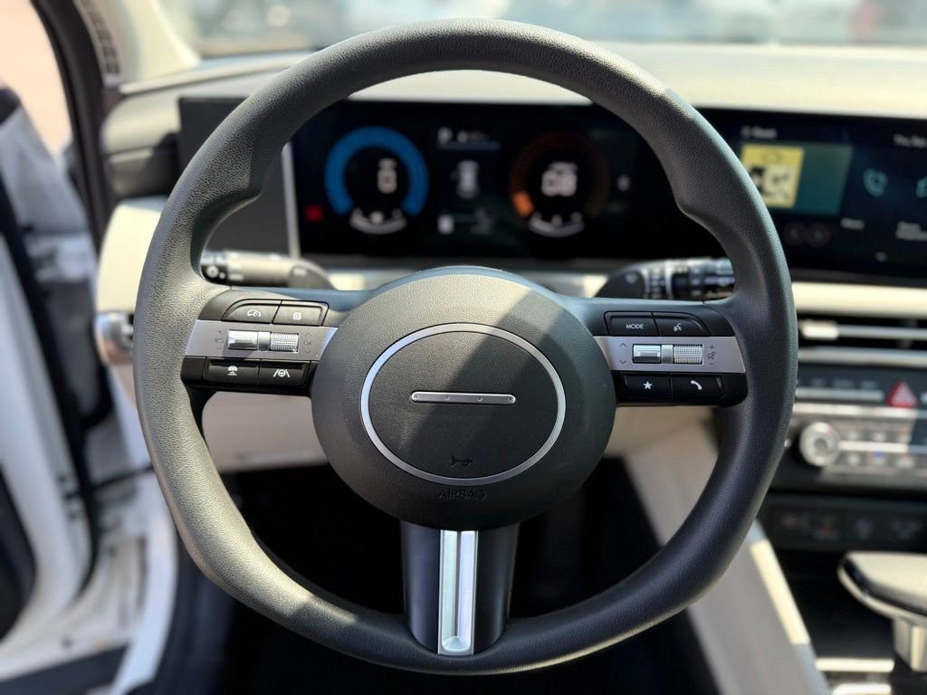 Used 2025 Hyundai Tucson SE image 27