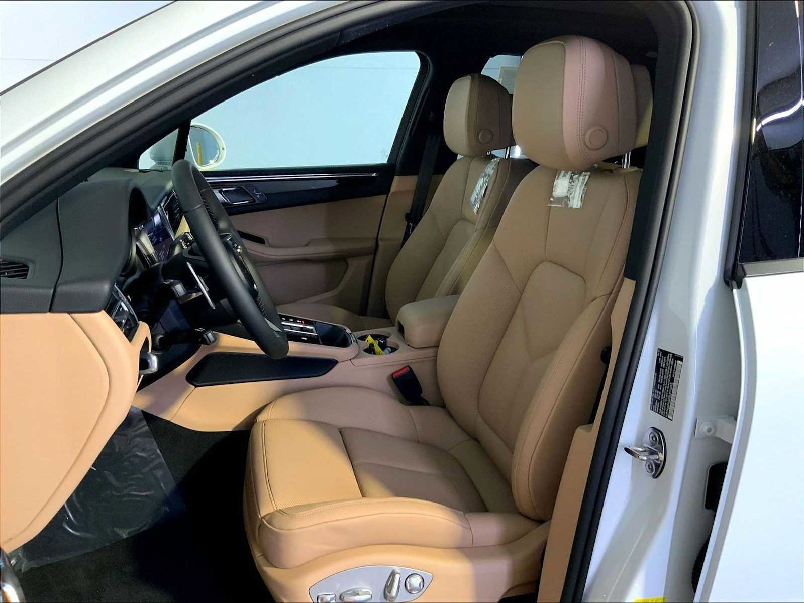 New 2025 Porsche Macan image 5