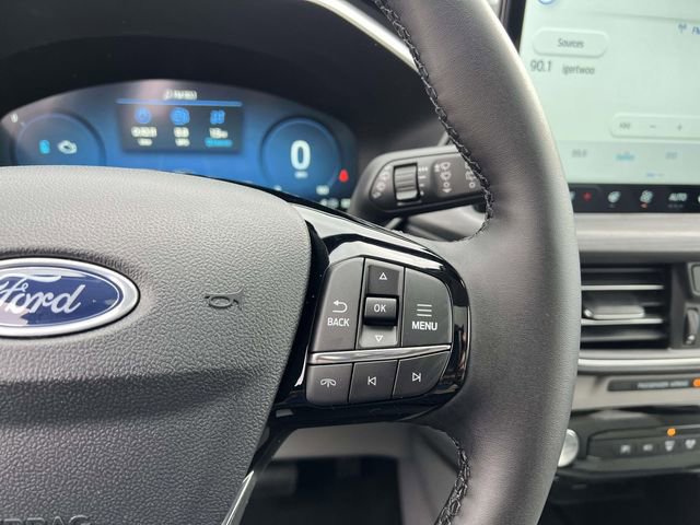 New 2026 Ford Escape SE w/ PHEV Premium Package FWD image 17